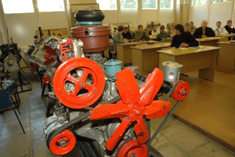 Пионеры, идите в колледж