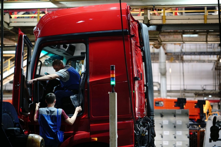 На основных промплощадках КАМАЗа работает более 30 тысяч человек