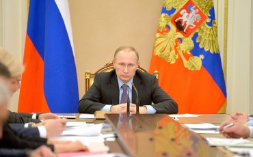 Путин указал на необходимость выполнения майских указов