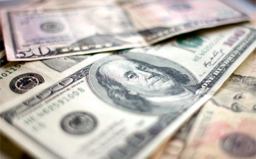 Уехавшим за бугор пенсионерам сдадут валюту