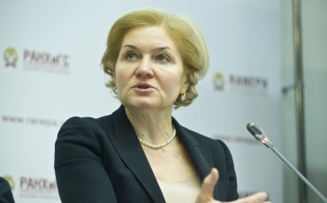 Голодец попросила Путина повысить МРОТ