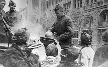 Советский солдат в Германии