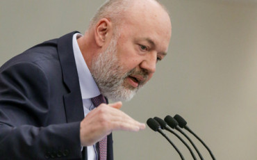 Суд с высшим Суд с высшим