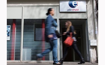 Где выгоднее быть безработным