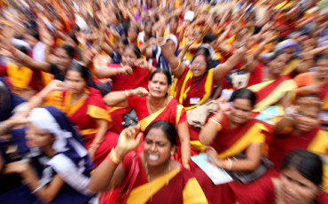 Традиции против труда