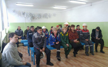 Работники Новоорловского ГОК требуют индексации зарплат Работники Новоорловского ГОК требуют индексации зарплат