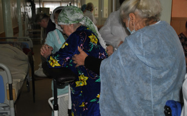 Минтруд представил проект ухода за пожилыми людьми