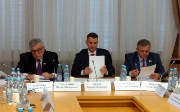 Депутаты не поддержали предложение о повышении МРОТ до 20 тыс. руб.