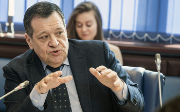 Комитет Госдумы по бюджету одобрил повышение пенсионного возраста Комитет Госдумы по бюджету одобрил повышение пенсионного возраста