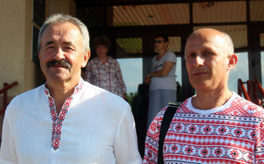 Так расходятся белые нитки