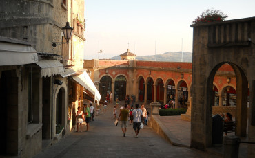 В Италии хотят запретить торговлю по воскресеньям и в праздники