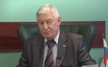 Председатель Нефтегазстройпрофсоюза России Лев Миронов поздравляет работников отрасли с профессиональным праздником