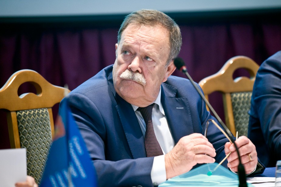 Дефицит: зарплатный и кадровый