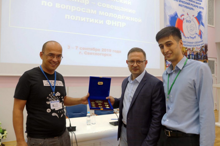 Диалог и конкретные действия Диалог и конкретные действия