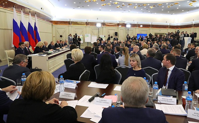 Путин указал на недостаточное финансирование здравоохранения и врачебные ошибки