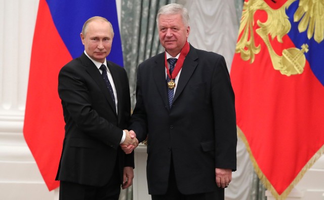 Владимир Путин вручил Михаилу Шмакову орден «За заслуги перед Отечеством»