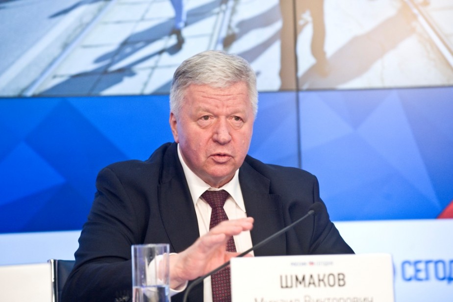 Шмаков рассказал об обсуждении вопроса о введении четырехдневной рабочей недели