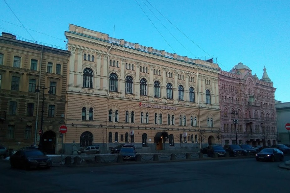 Минимальная зарплата в Санкт-Петербурге составит 19 тысяч рублей