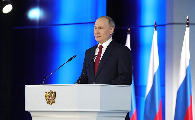 Президент предложил дополнительно оплачивать учителям классное руководство