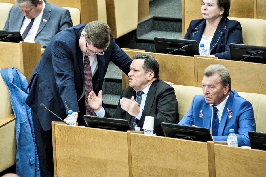 Госдума одобрила эксперимент с электронным документооборотом в трудовых отношениях