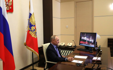 Путин возложил на полпредов контроль над выполнением мер по противодействию пандемии