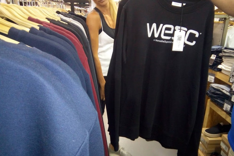 Магазины одежды и обуви откроются на первом этапе снятия ограничительных мер Магазины одежды и обуви откроются на первом этапе снятия ограничительных мер