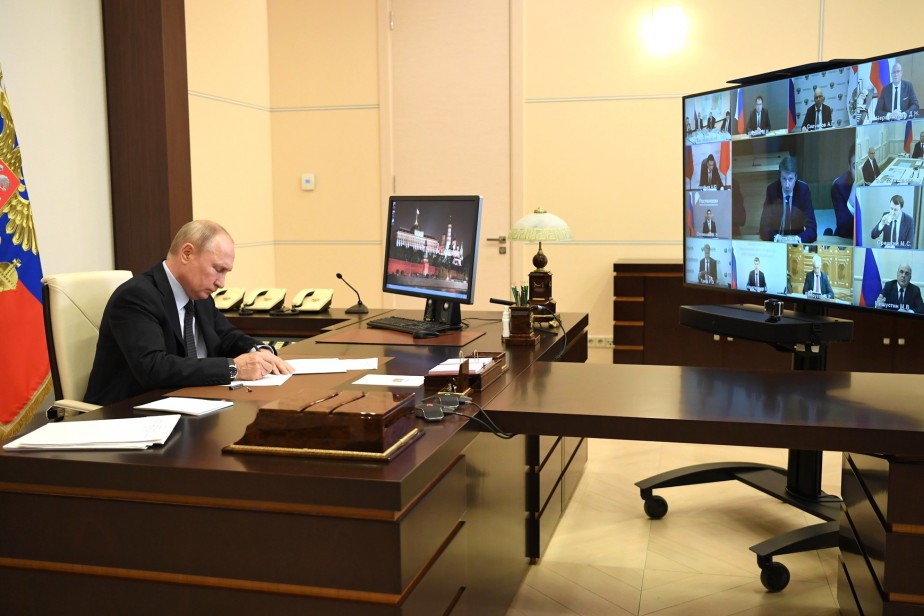 Путин поручил  принять меры по стимулированию IT-отрасли Путин поручил  принять меры по стимулированию IT-отрасли