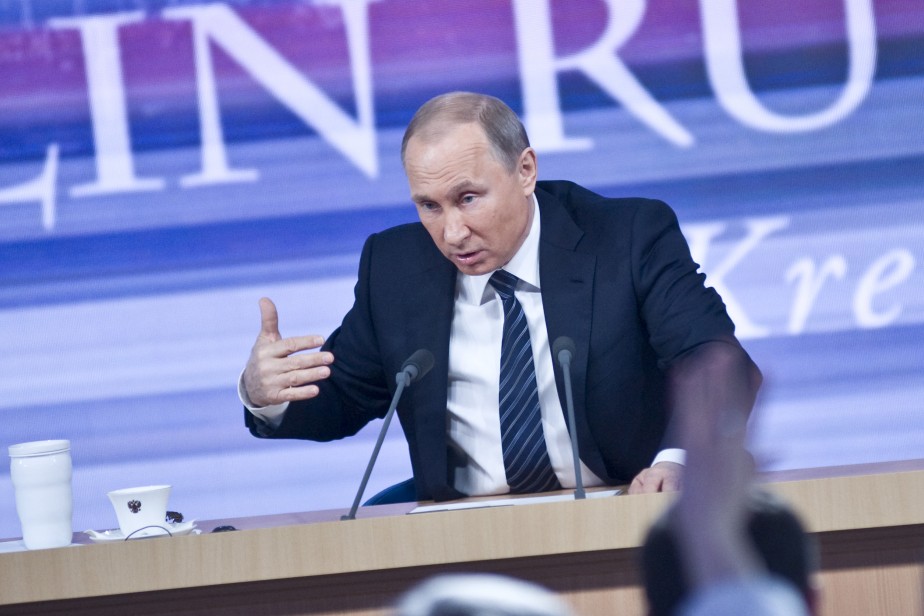 Путин продлил дополнительное пособие на детей