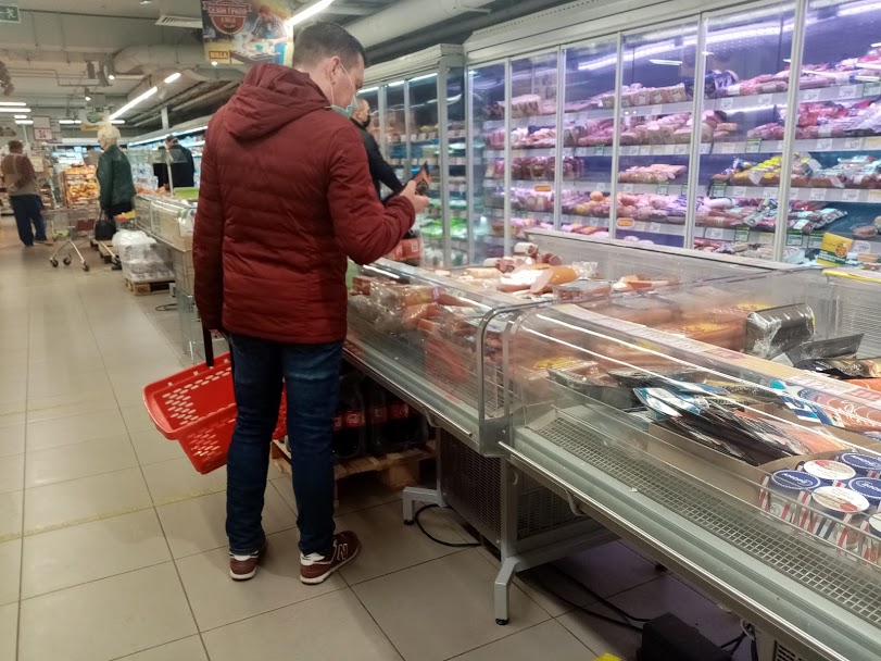 Во время пандемии 40% доходов россияне тратили на продукты