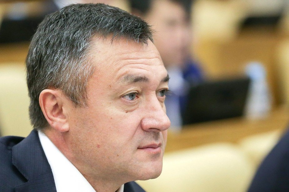 Приморцы пожаловались депутату Пинскому на нарушения трудовых прав Приморцы пожаловались депутату Пинскому на нарушения трудовых прав