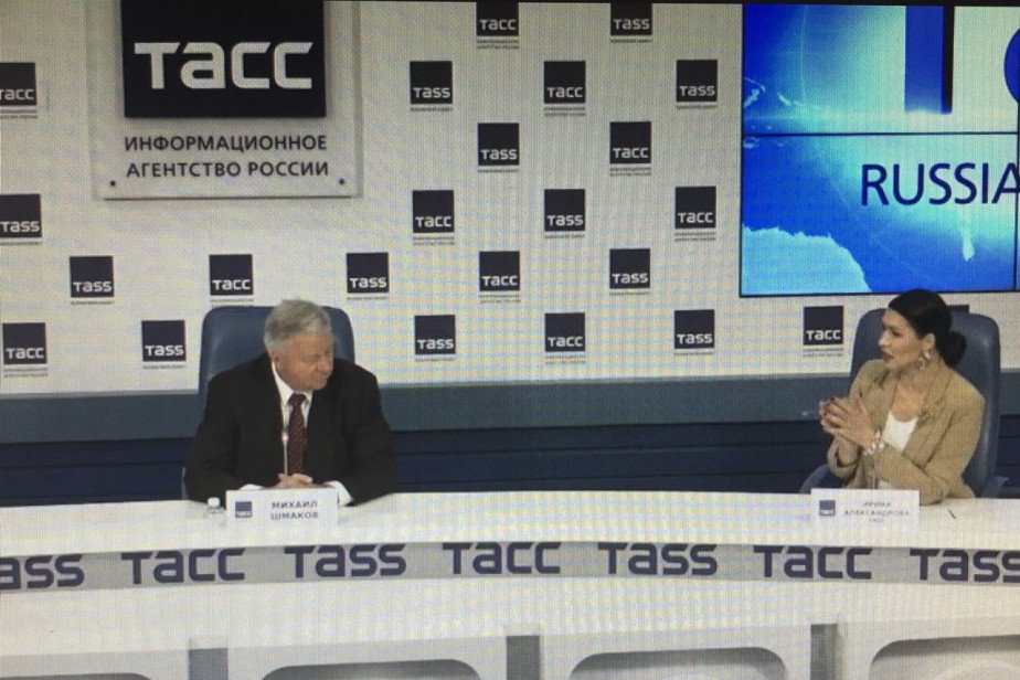 Шмаков: почасовая оплата труда не должна противопоставляться месячной зарплате