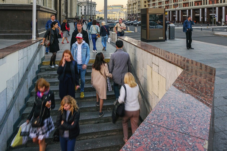 Эксперты: привычного заработка лишились 9 миллионов  россиян Эксперты: привычного заработка лишились 9 миллионов  россиян