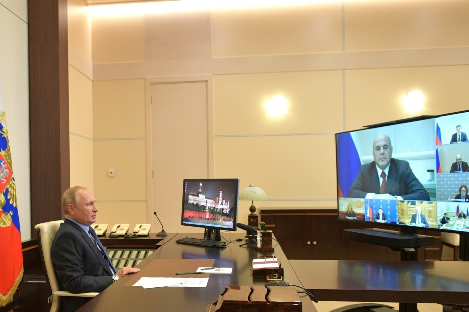 Путин: ситуация на рынке труда остается сложной