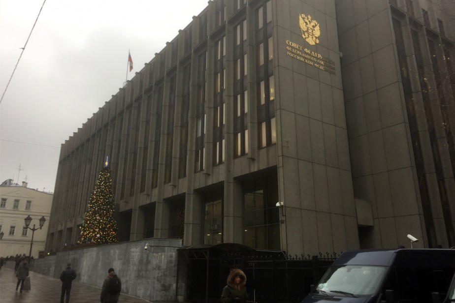 Сенатор хвоста не подточит Сенатор хвоста не подточит