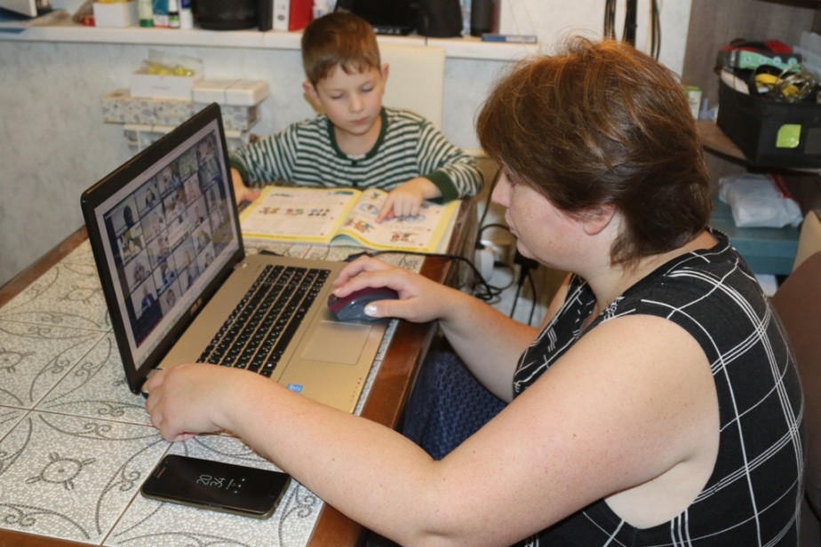 МОТ призывает защитить права надомных работников