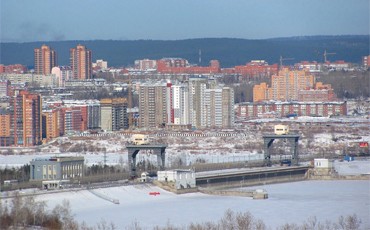Ни ко двору, ни ко времени
