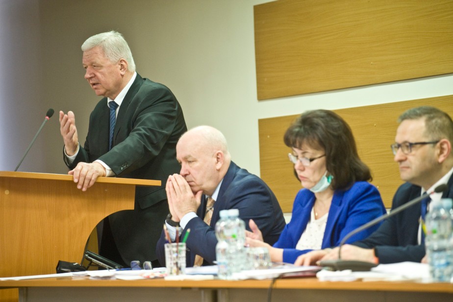 Разрыв в доходах богатых и бедных в России растет