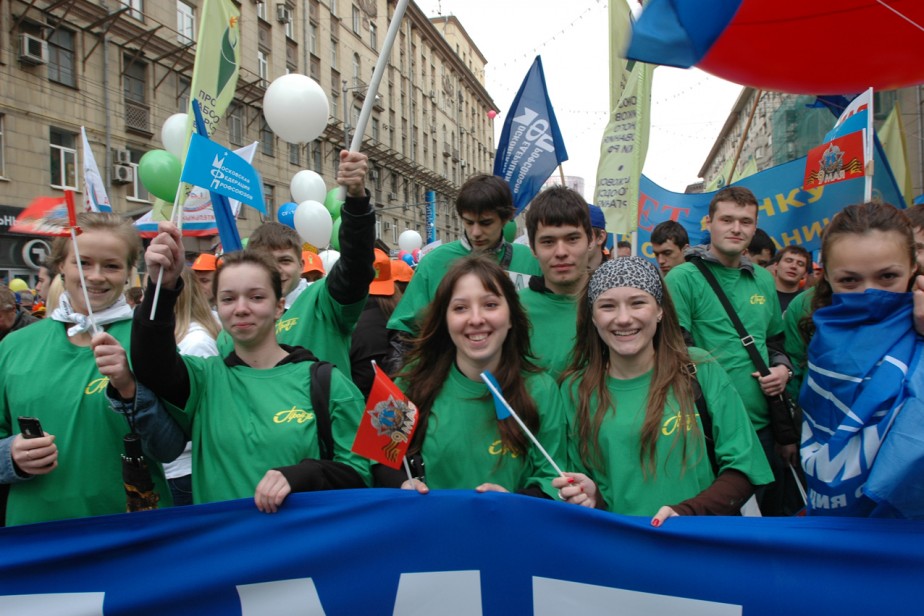 Путин объявил нерабочими дни между майскими праздниками Путин объявил нерабочими дни между майскими праздниками