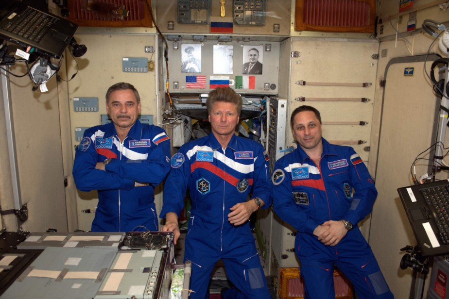 Российские космонавты вынуждены работать в выходные