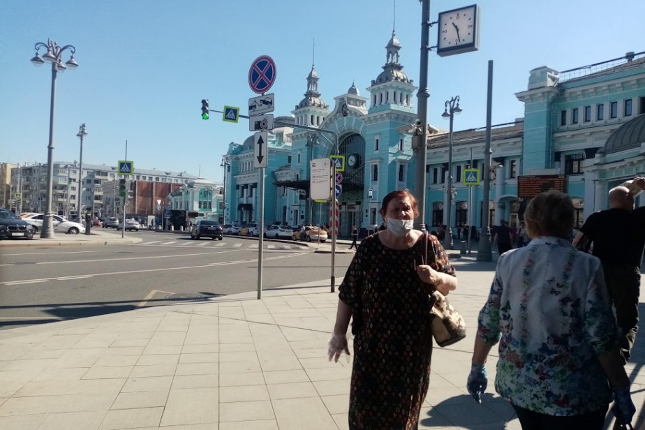 Путина просят объявить нерабочие дни из-за роста смертности от коронавируса