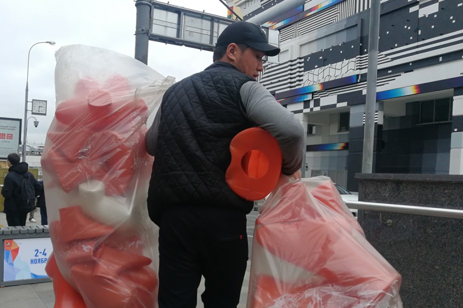 Социологи выяснили отношение россиян к трудовым мигрантам