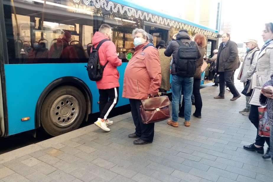 Большинство россиян поддержали введение нерабочих дней в ноябре