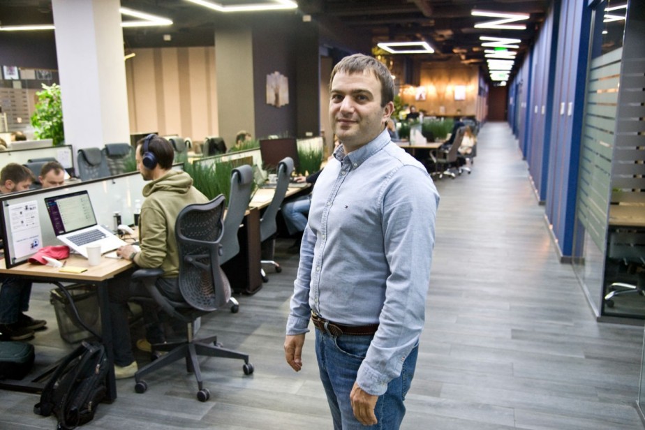 Цвет работы: бирюзовый