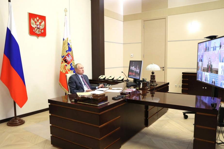 Путин выступил против введения QR-кодов на транспорте перед Новым годом