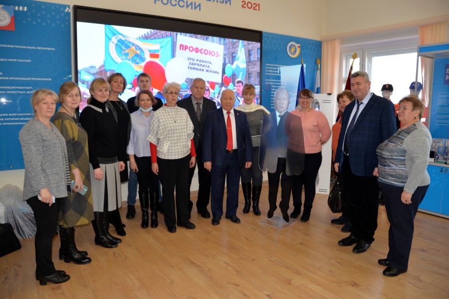 Через годы, через расстояния