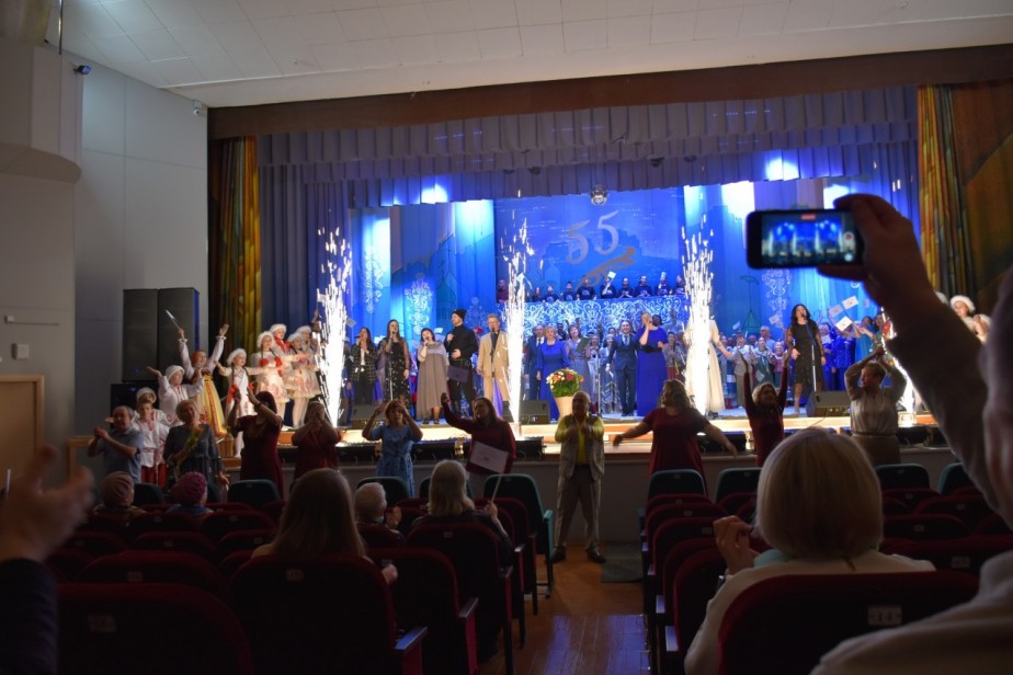 Эжвинский Дворец культуры бумажников отметил юбилей