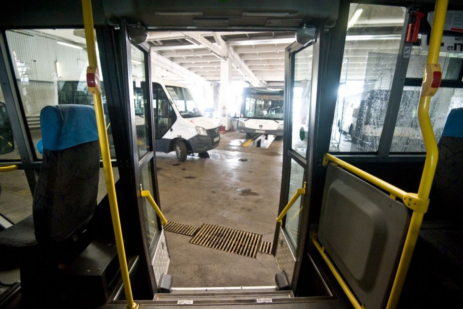 Ваш договор незаконно сковывает наш произвол Ваш договор незаконно сковывает наш произвол