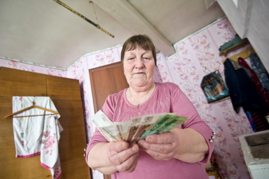 Работающим пенсионерам с 1 августа повысят пенсии на 314 рублей