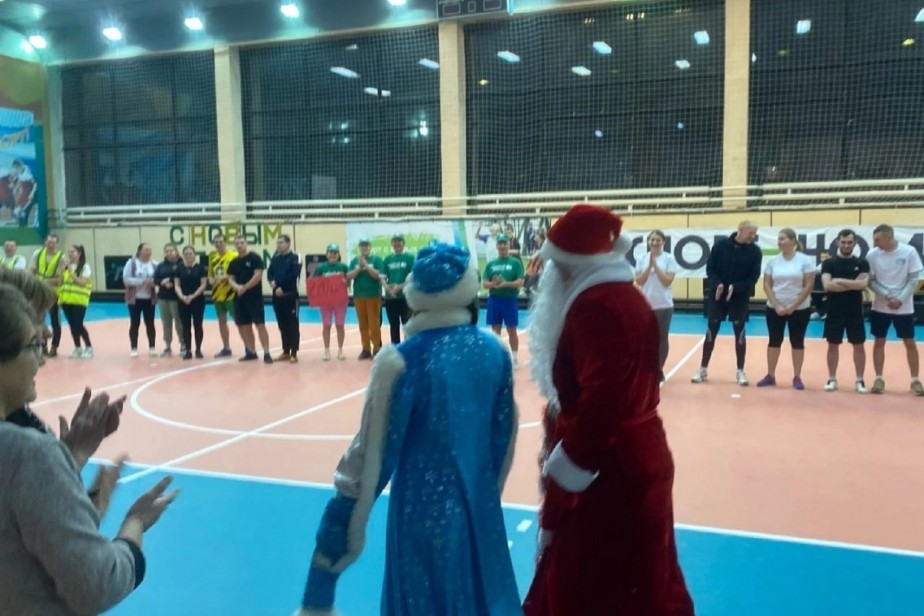 На Жешартском комбинате прошли веселые старты «Новогодний марафон»