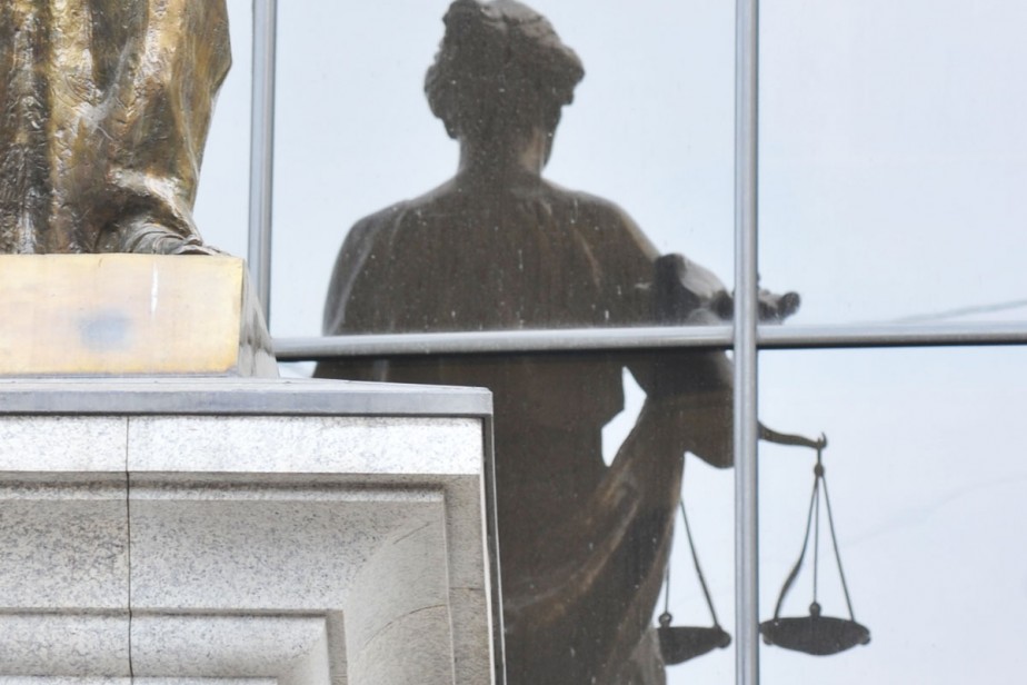 Конкурирующая фирма? Конкурирующая фирма?